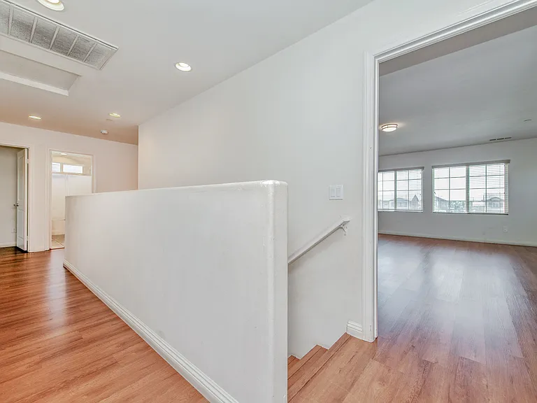 6954 Stanza Ct — Photo 15