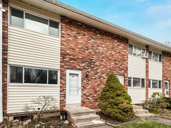 1135 Waterbury Road #1135, Cheshire, CT 06410