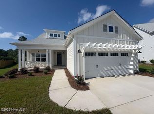 27 Perch Pl, Hampstead, NC 28443