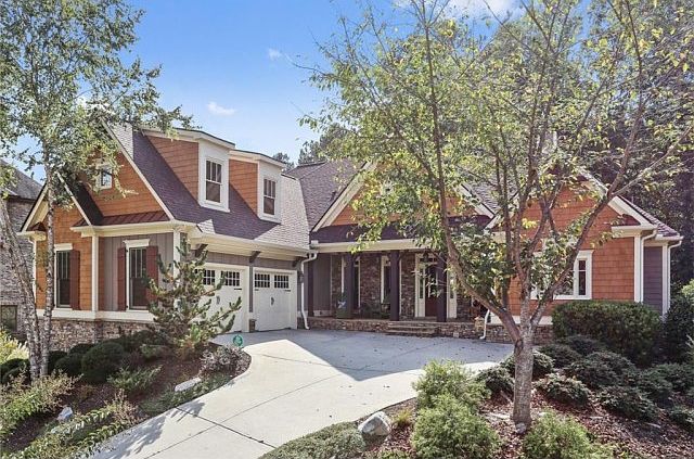 1st image of 122 Fernwood Dr