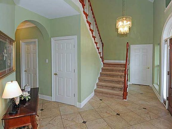 2nd image of 43 Oak Alley Blvd
