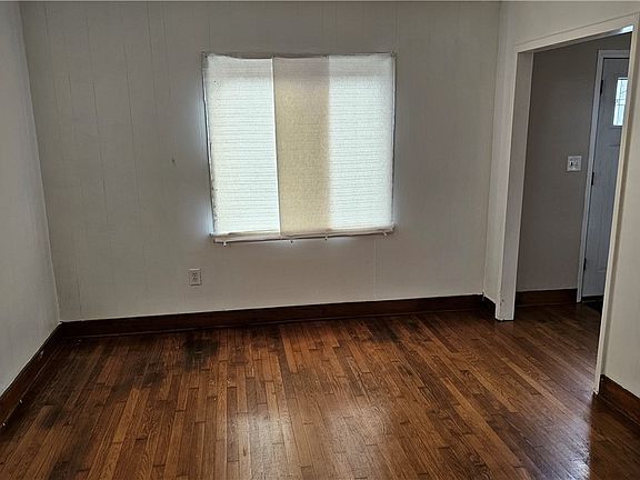 3rd image of 203 Wilmont Rd