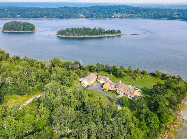 35 Old Fields Way, Castine, ME 04421