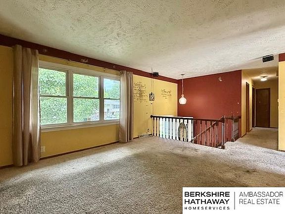 4th image of 8817 Weir St