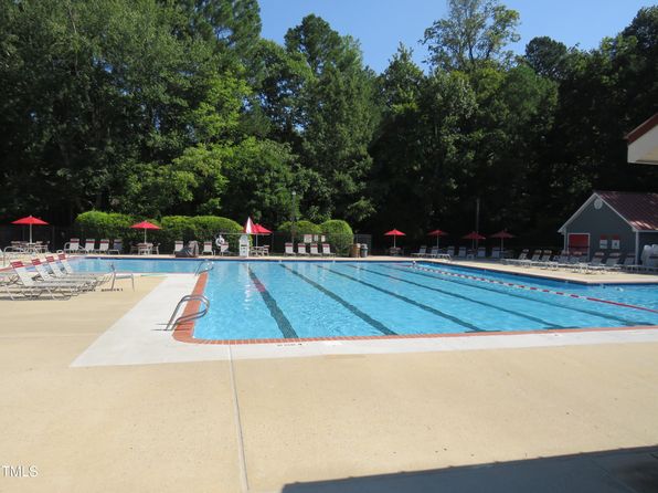 104 Luxon Pl, Cary, NC 27513