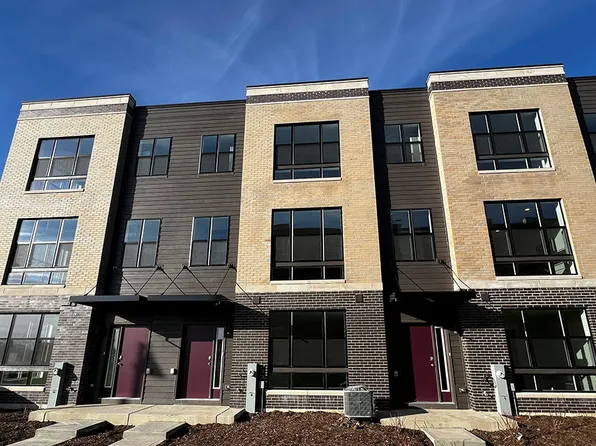 383 Summit Cir, Lombard, IL 60148