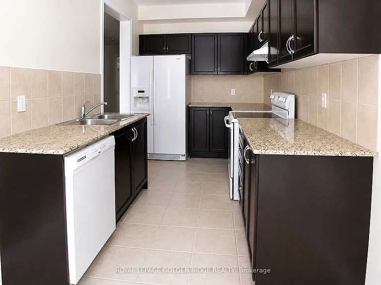 162 Collin Ct — Photo 3