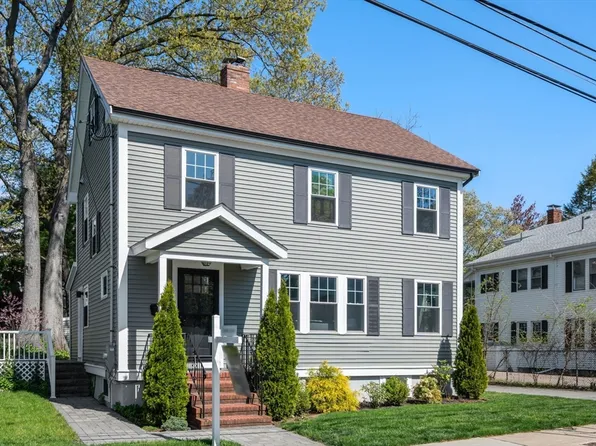 15 Searle Rd, West Roxbury, MA 02132