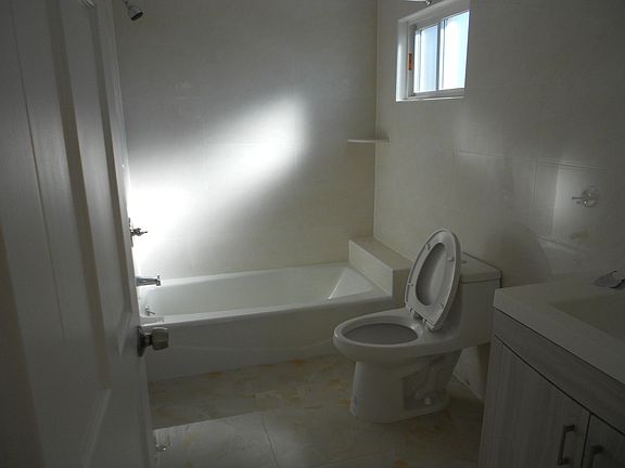 5th image of 2254 E 73rd St #2