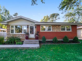 528 Kipling Ct, Wheaton, IL 60187