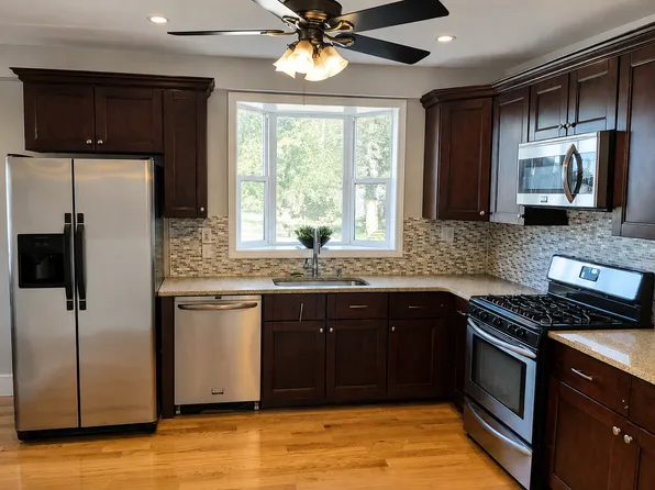 14 Bayview St #2, Quincy, MA 02169