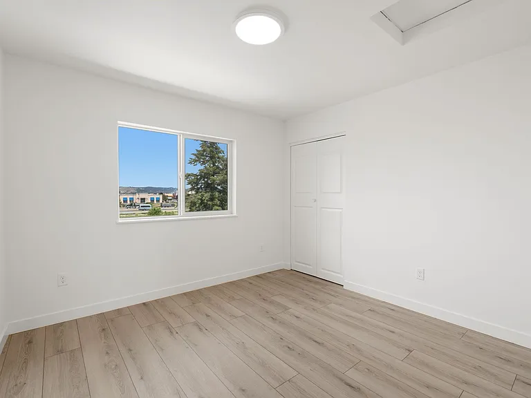 421 S McKinnon Rd — Photo 7