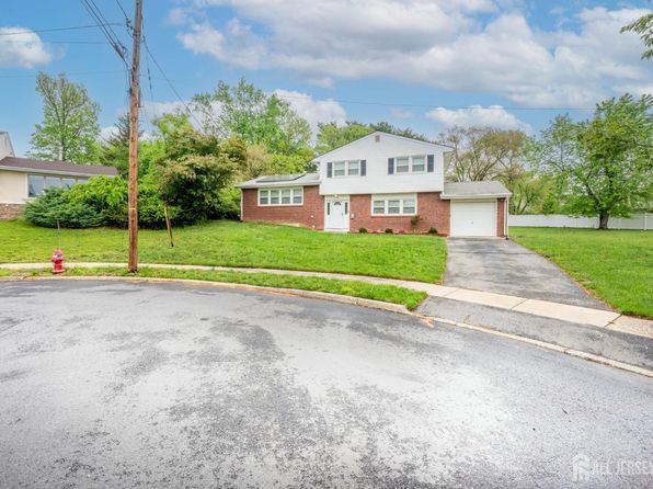 12 Ainslie Ct, East Brunswick, NJ 08816