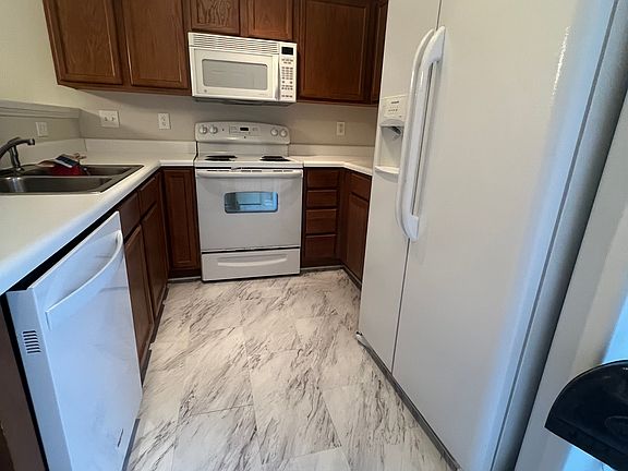 4th image of 333 Alabarda Ln