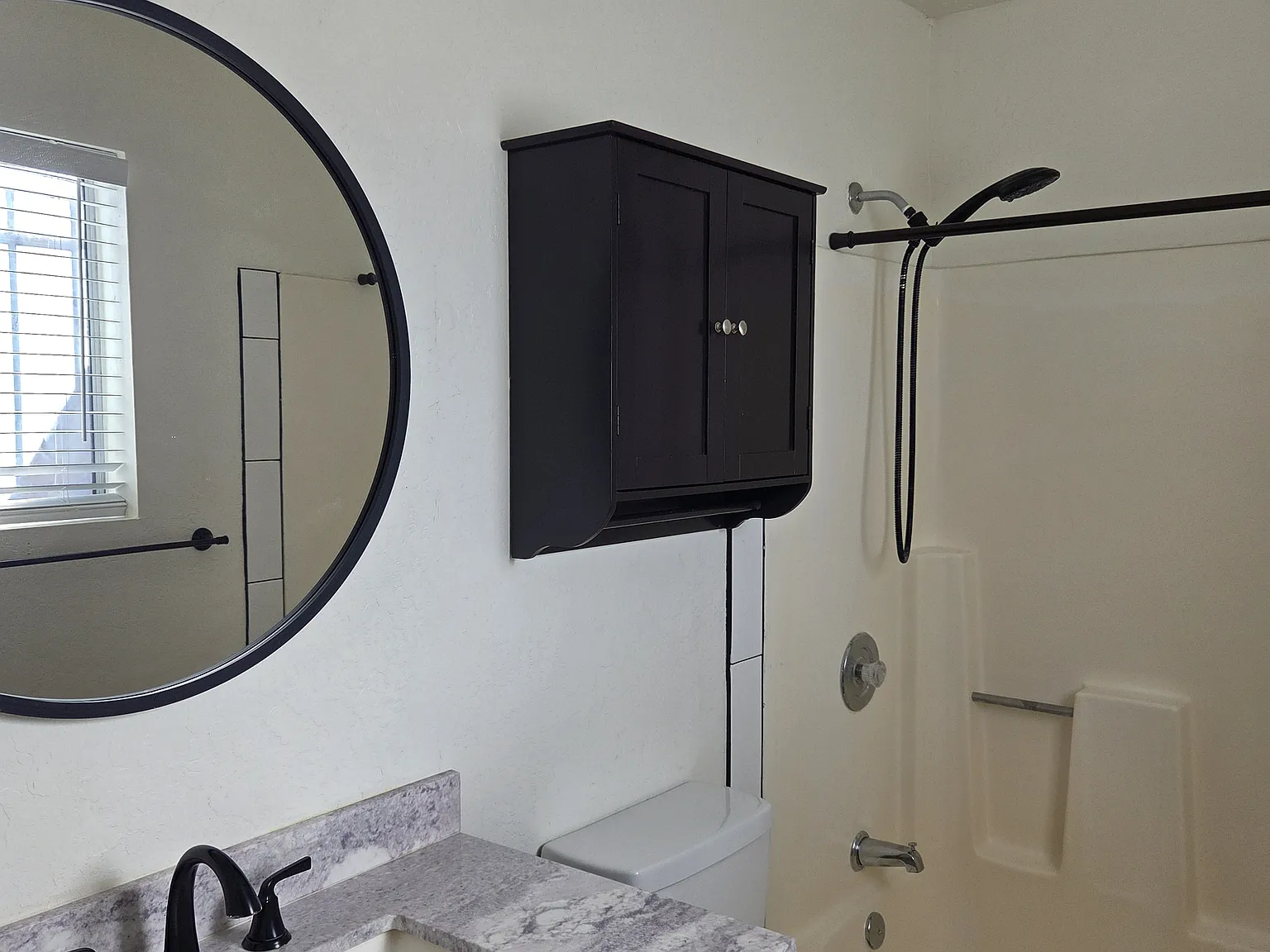 3 bed, 1100 sqft, $1,400 — Photo 4