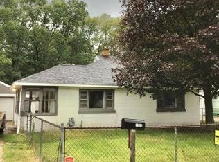 1506 Oregon Ave, Norton Shores, MI 49444