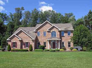 18 Birch Hill Rd, Clifton Park, NY 12065