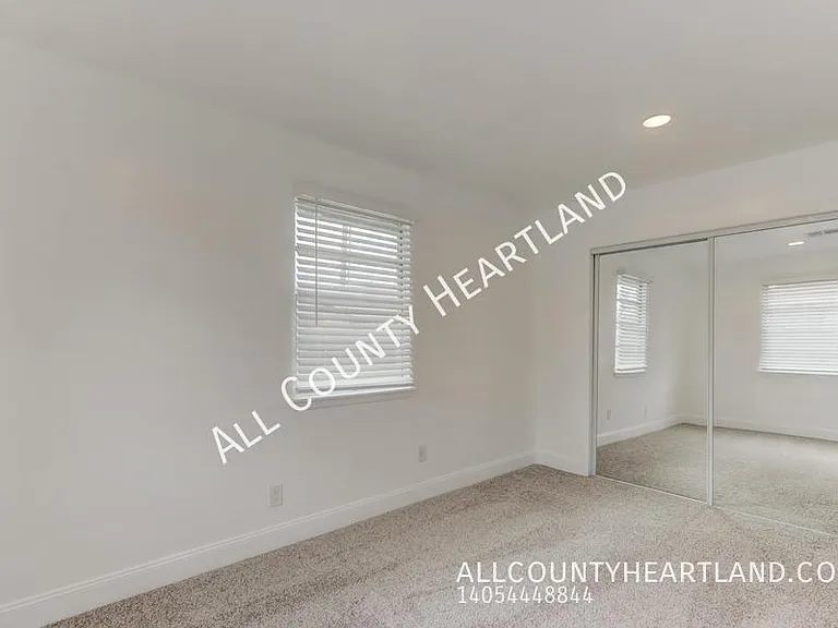 6806 NW 32nd St — Photo 18