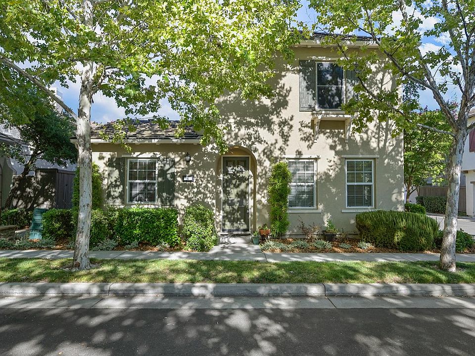 1st image of 6 Villa Gardens Ct #6