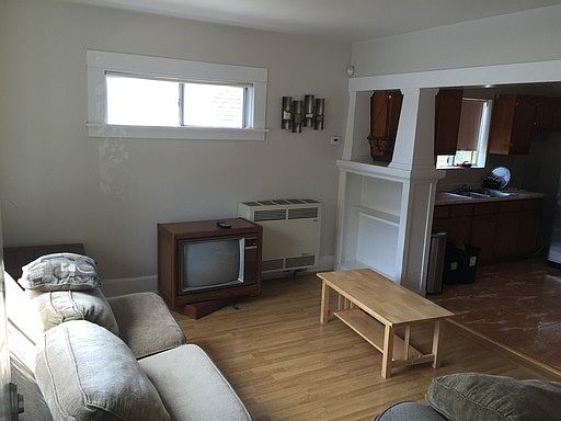3rd image of 129 N Toluca St