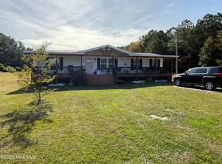 1237 Belgrade Swansboro Rd, Hubert, NC 28539
