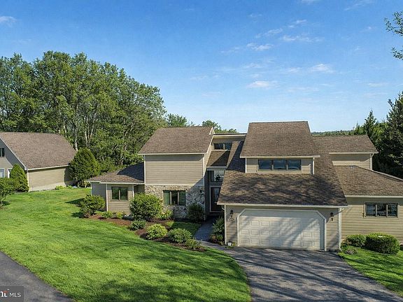 3rd image of 815 Chadderton School Rd