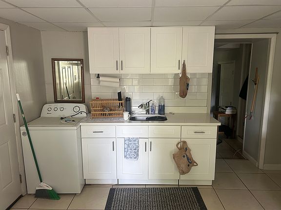 3rd image of 301 Dennison St #3