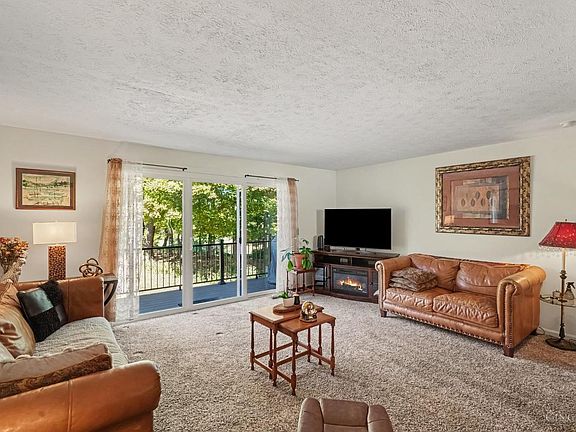 3rd image of 3637 Parfore Ct