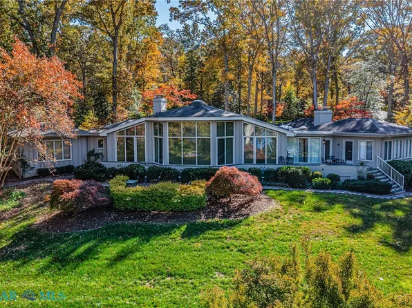 219 Red Fox Ln, Weems, VA 22576