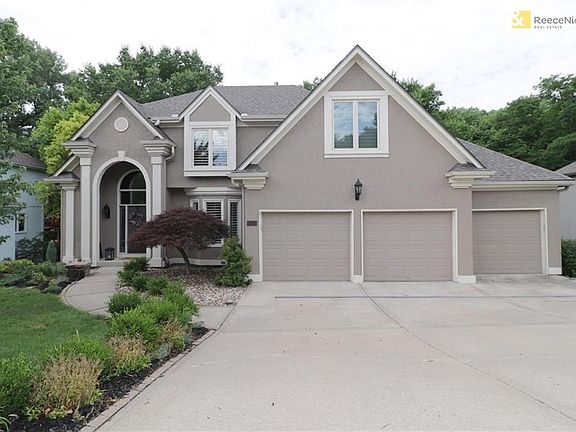 2nd image of 900 Scott Dr