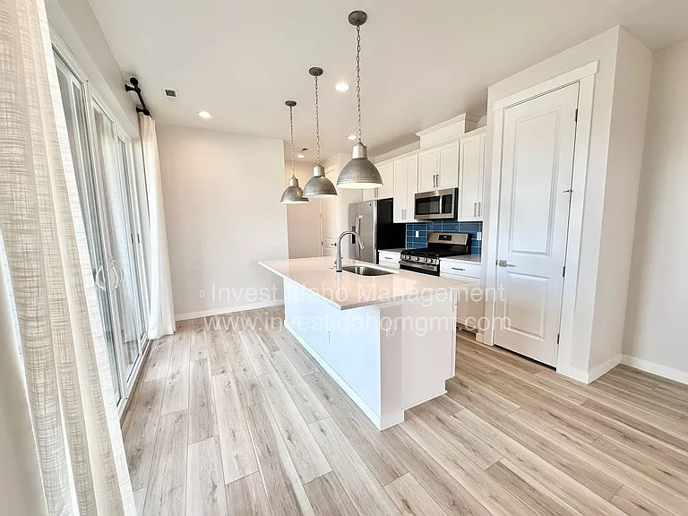 385 N Stone Canyon Ln — Photo 7