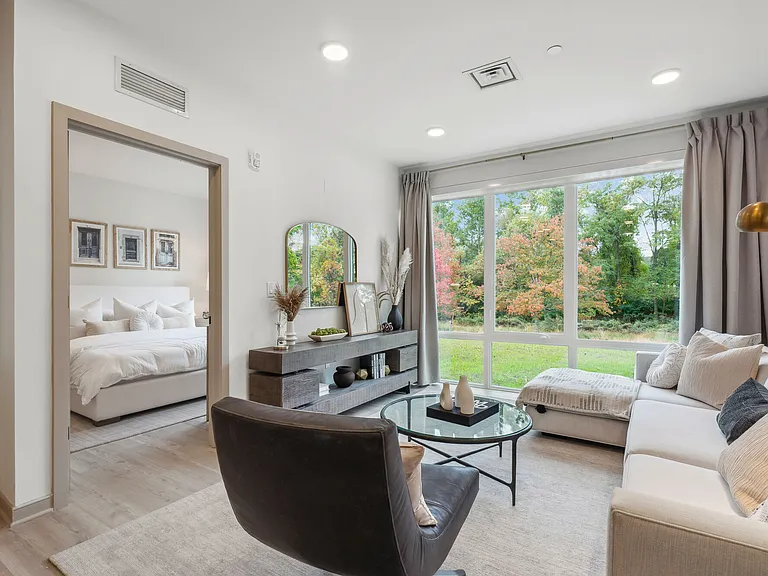 Enclave at Raritan — Photo 15