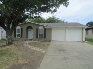 1620 S Hughes Ave, Fort Worth, TX 76105
