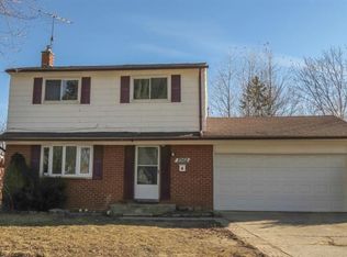 8968 Nottingham Dr, Ypsilanti, MI 48198