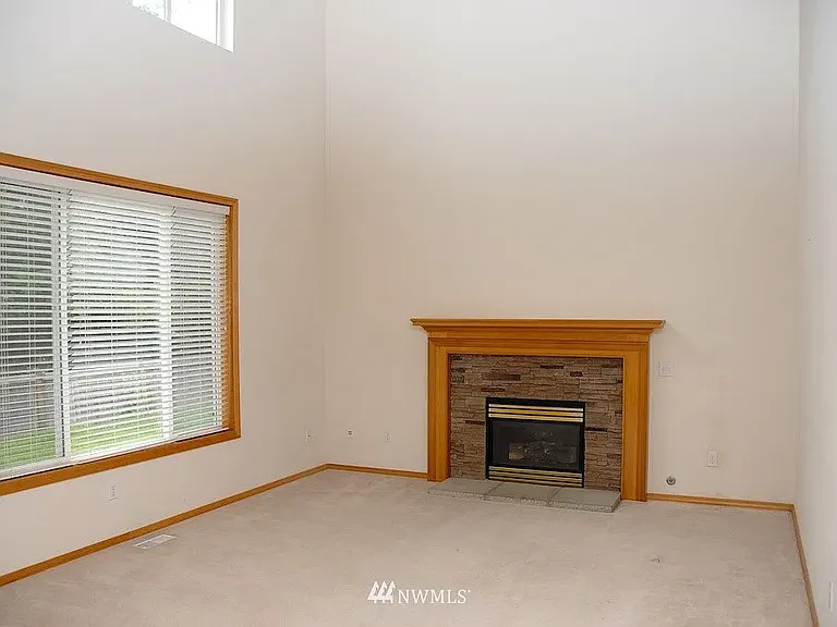 919 183rd Pl SE — Photo 2