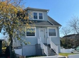 119 Parma Rd, Island Park, NY 11558