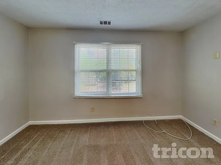 100 Creekwood Ct — Photo 6