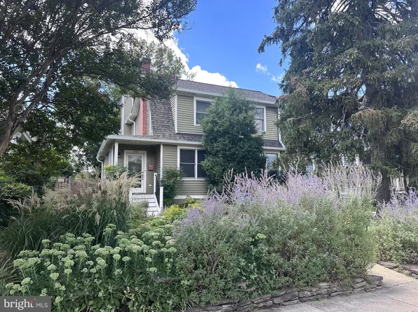 1608 N Garfield St, Arlington, VA 22201