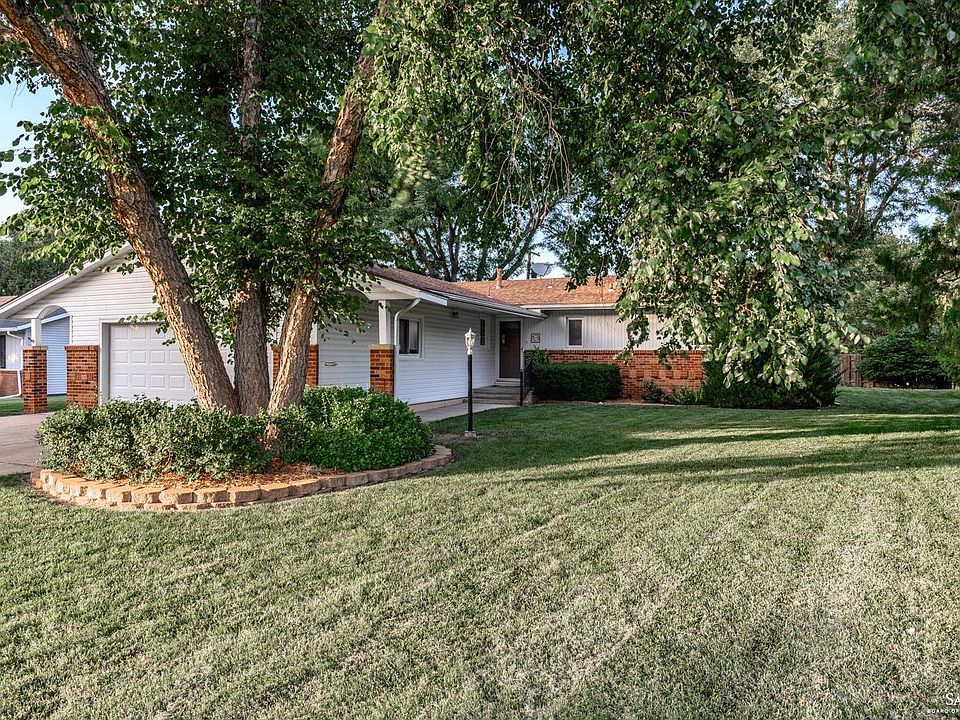 1st image of 455 Claremont Dr