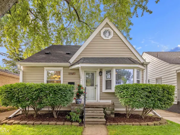 2189 Hollywood Ave, Grosse Pointe Woods, MI 48236