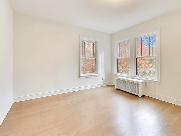 E Madison Park — Photo 26