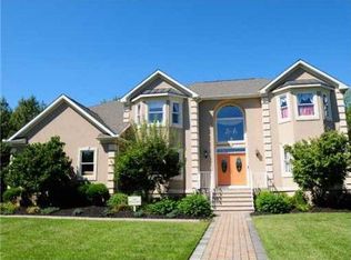 4 Rushmore Ct, Old Bridge, NJ 08857