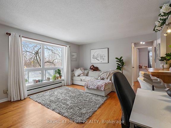 3rd image of 898 Elmsmere Rd #11