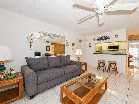 3rd image of 2510 SE Anchorage Cove #D-1