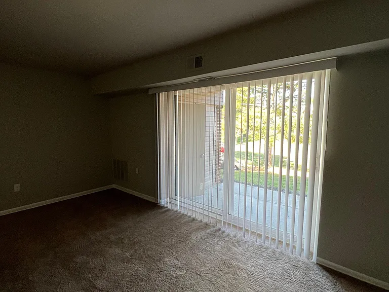 Creekside Apartments — Photo 40