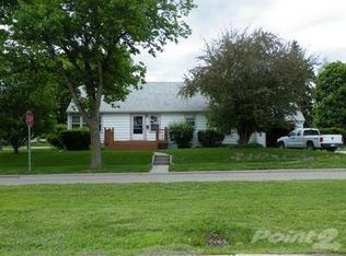 118 12th Ave NW, Aberdeen, SD 57401