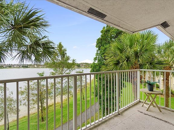 3rd image of 5065 Wiles Rd APT 308