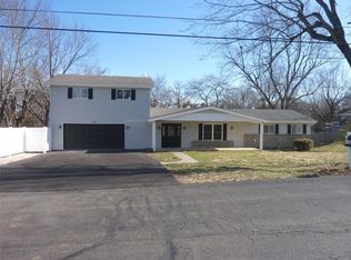 2724 Skyline Dr, High Ridge, MO 63049