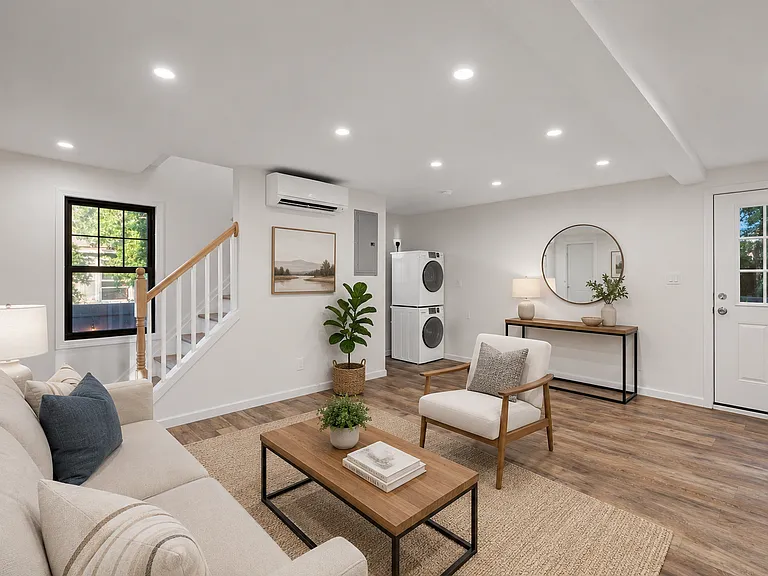 90 Ditmars St — Photo 5