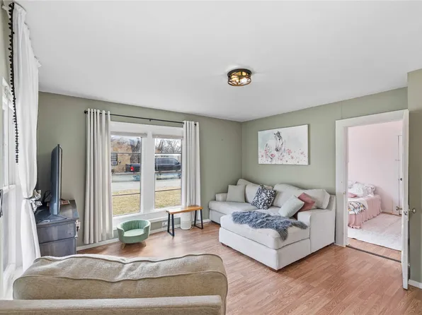 540 E 1st St, Cross Plains, TX 76443